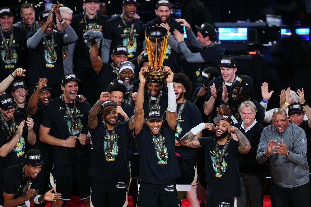 勇士提前换 勇士提前换