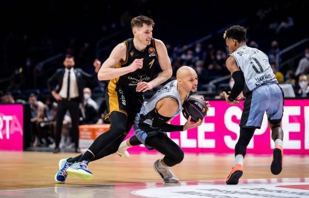 断球反击 断球反击